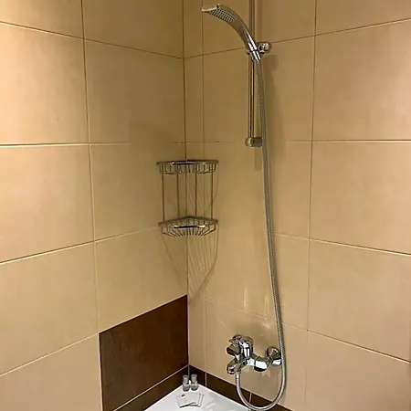 Gm Royal Plaza 3* بليتشينغ