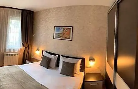 Gm Royal Plaza 3* بليتشينغ
